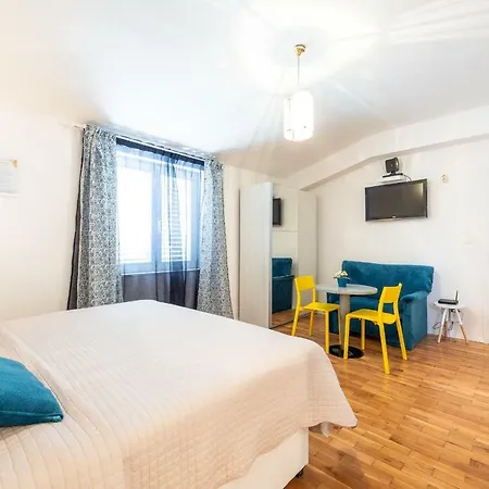 Casa de hóspedes Mimoza 3*