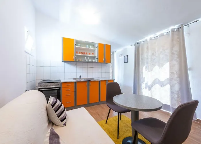 Mimoza Gostinjska kuća 3*